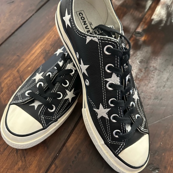 Converse! - Picture 2 of 6